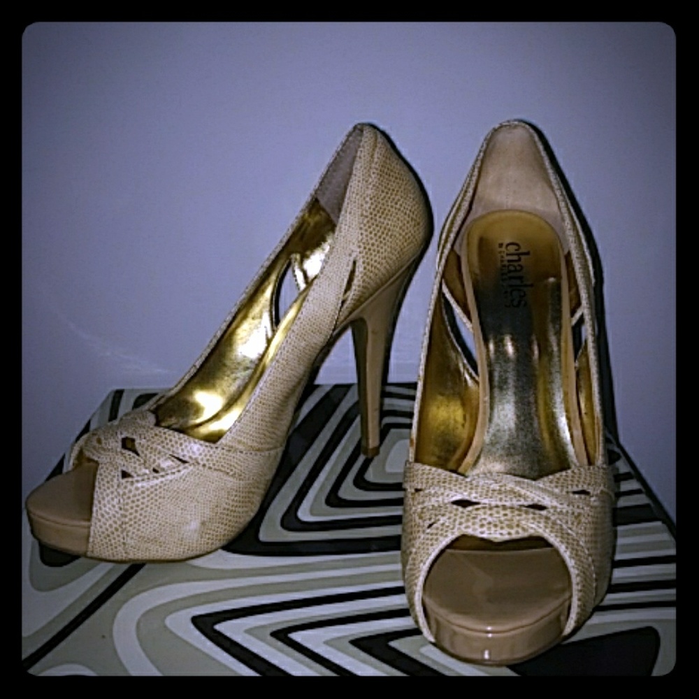 Charles by Charles David (7.5) nude peeptoe pumps